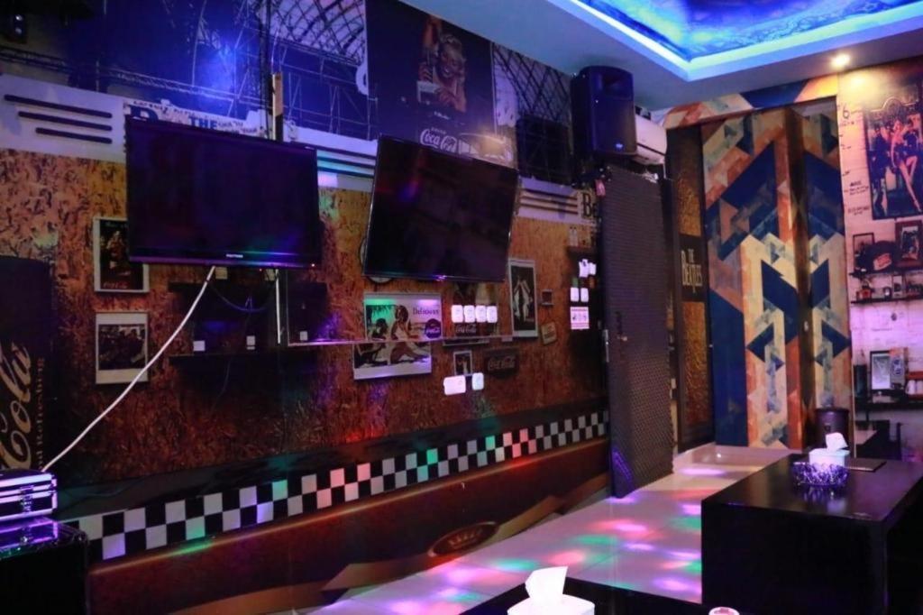 California Hotel Dżakarta Zewnętrze zdjęcie