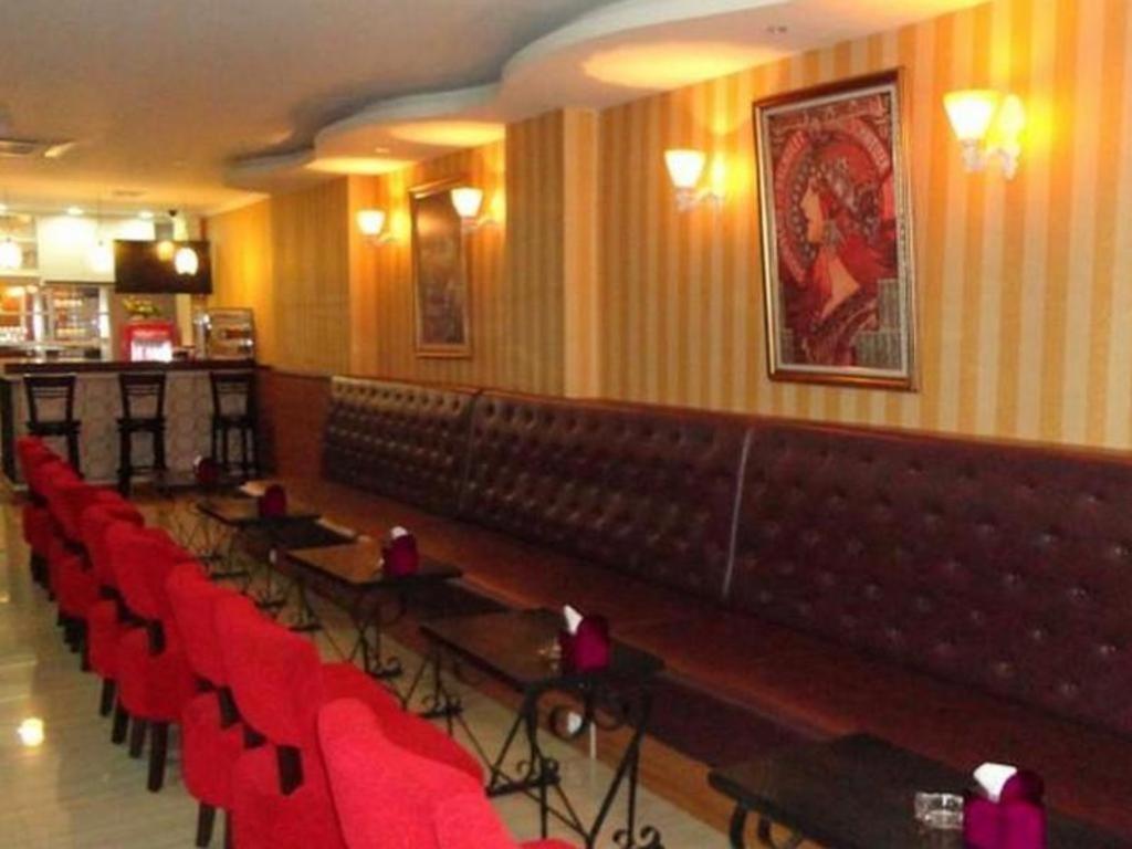 California Hotel Dżakarta Zewnętrze zdjęcie
