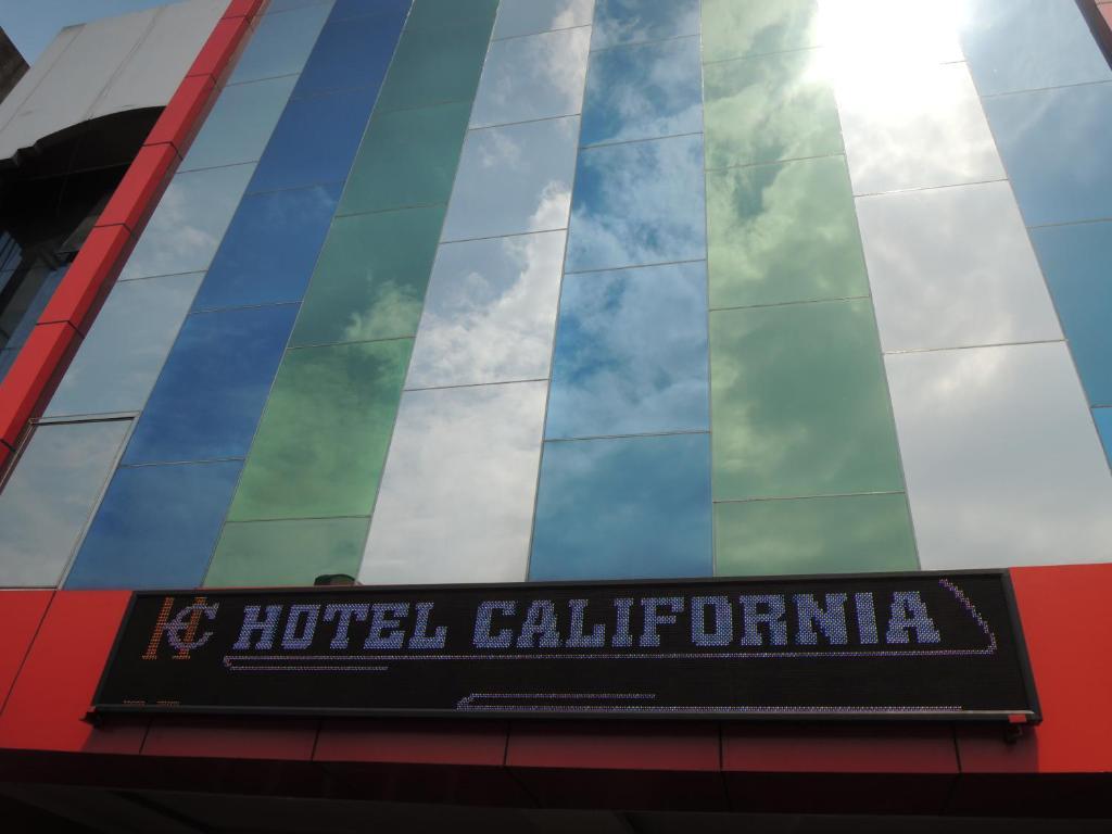 California Hotel Dżakarta Zewnętrze zdjęcie