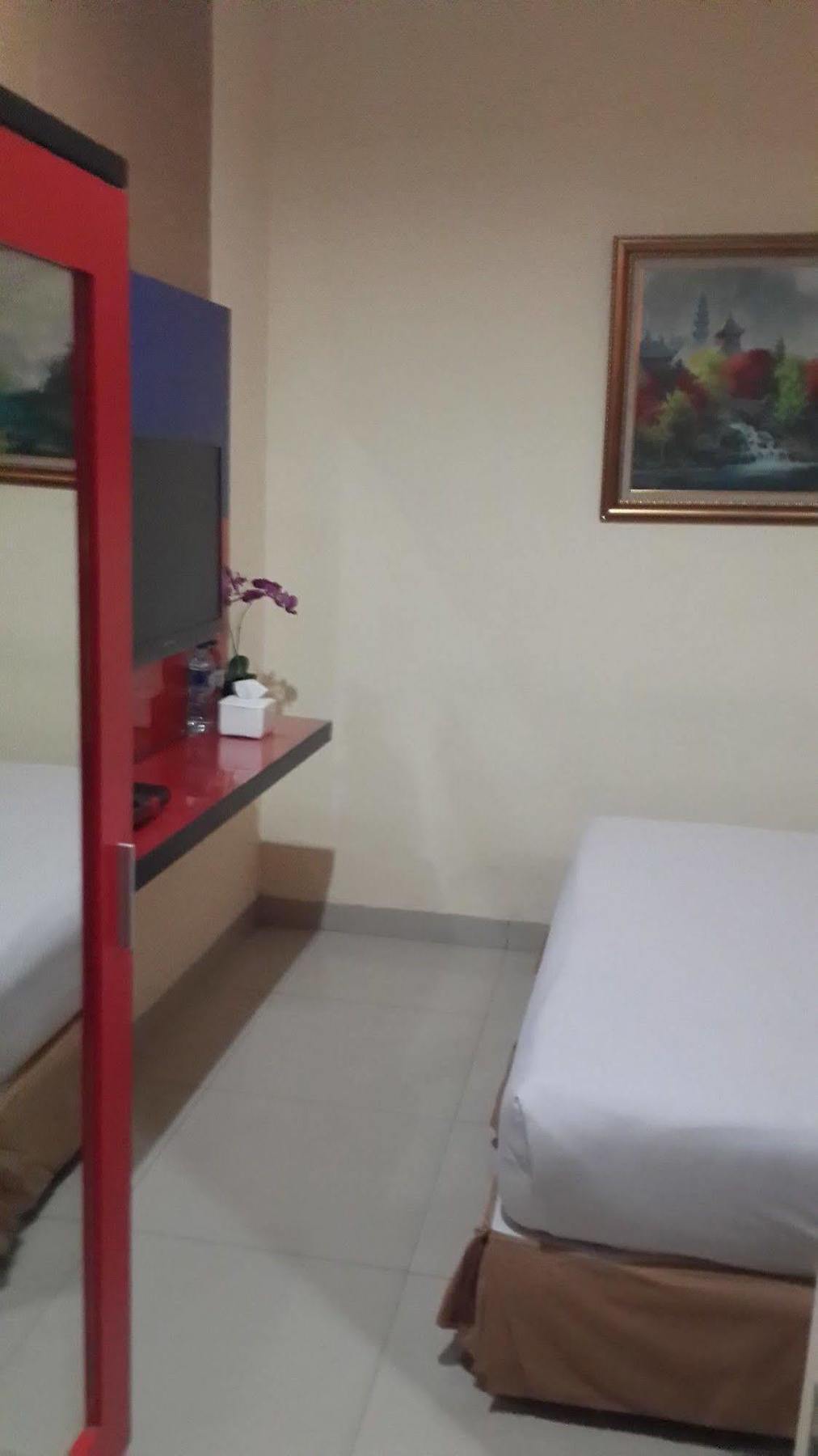 California Hotel Dżakarta Zewnętrze zdjęcie
