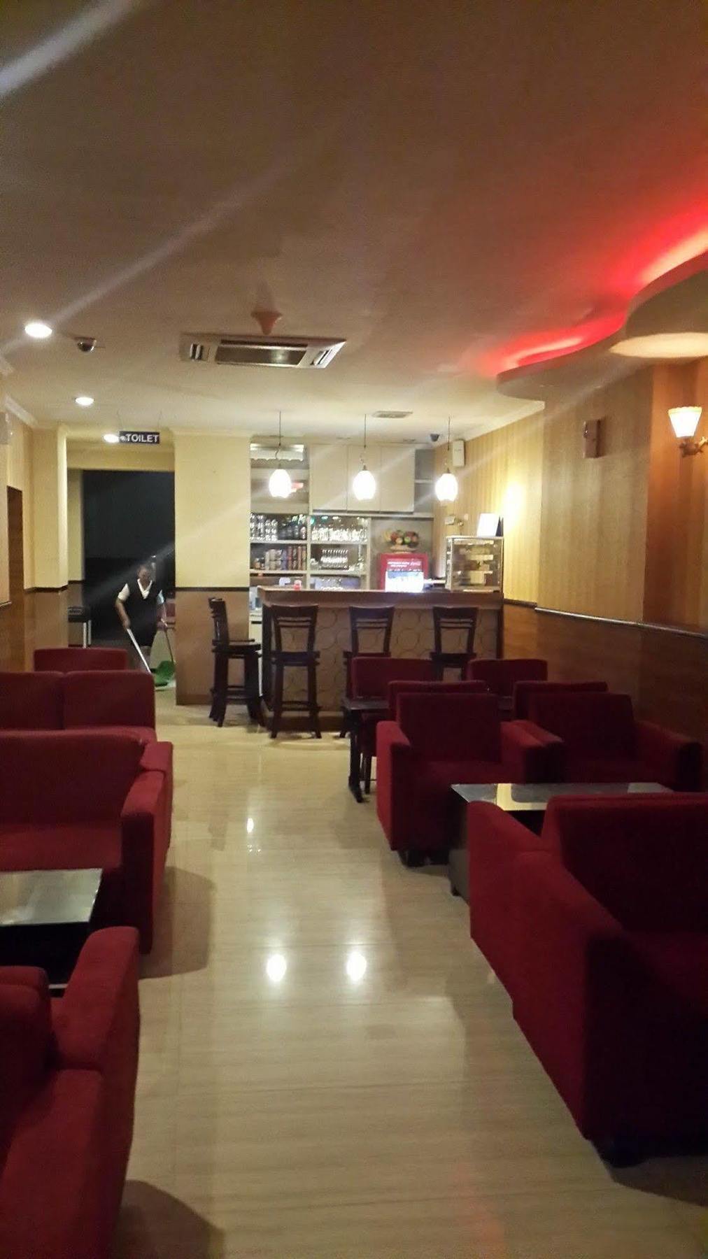 California Hotel Dżakarta Zewnętrze zdjęcie