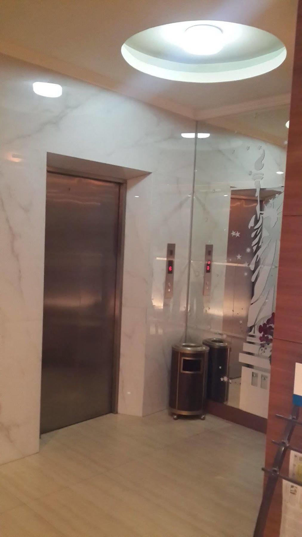 California Hotel Dżakarta Zewnętrze zdjęcie